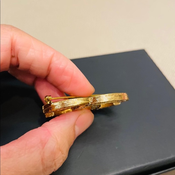 Chanel Brooch Guaranteed Authentic - Picture 3 of 8